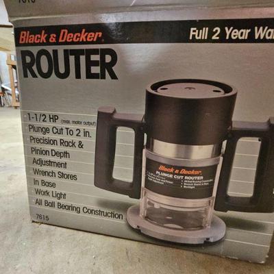 Black and decker plunge cut router