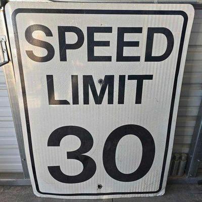 #1002 • Speed Limit 30 Traffic Sign
