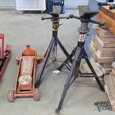 #1522 • 3 Ton Floor Jack and Two Jack Stands
