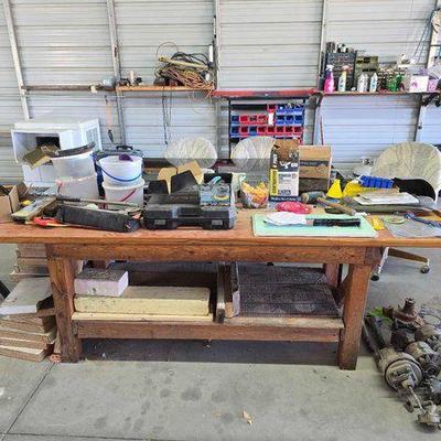 #1524 • Wooden Work Bench
