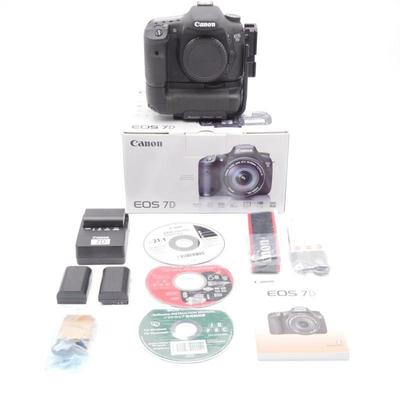 Canon EOS-7D DSLR Camera (Body)