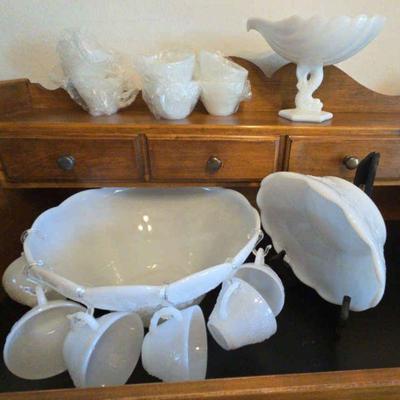 Cg154 punch fun milk glass collection