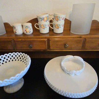 Cg146 milk glass wonder