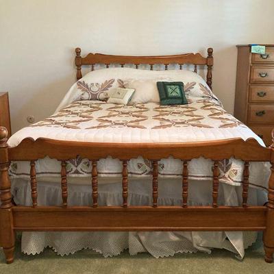 Cg140 bedframe and bedding