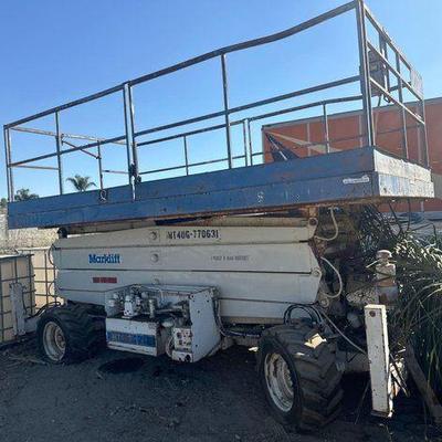 #680 • Scissor Lift
