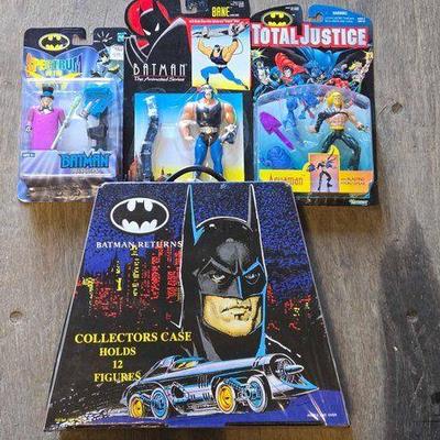#4030 • NEW!!! Batman Figures, Total Justice Figures & Batman Collectors Case
