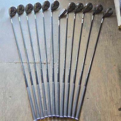 #4008 • NEW!!! (12) Golf Clubs
