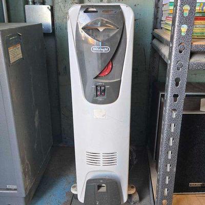 #3002 • DeLonghi Electric Space Heater
