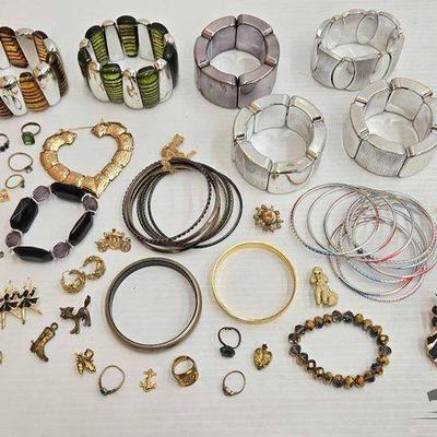 #1006 • Costume Jewelry
