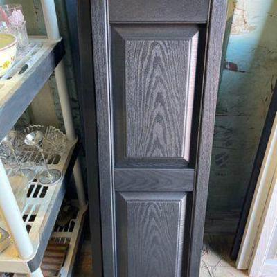 #3566 • (5) Pairs of Plastic Wood Style Shutters
