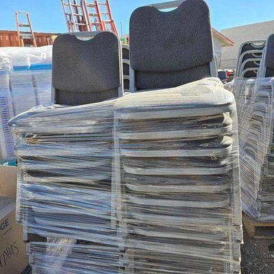 #90012 • (31) Samsonite Padded Stackable Chairs
