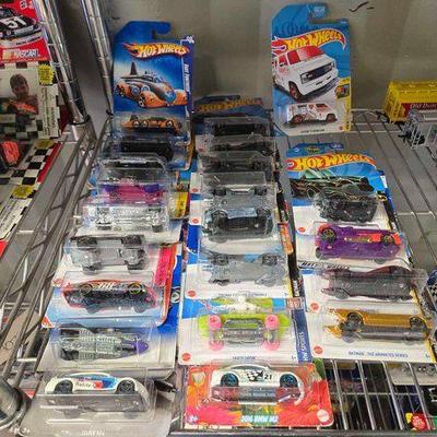 #4086 • (22) Hot Wheels Die-Cast Cars
