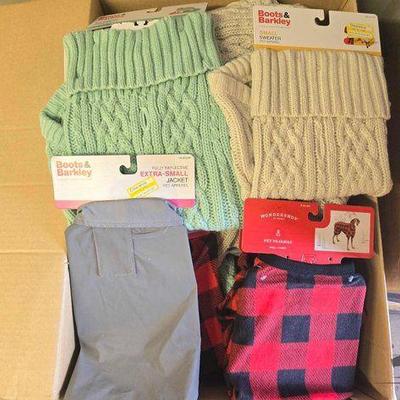 #7576 • NEW!!! Over (20) Pieces of Dog Clothing
