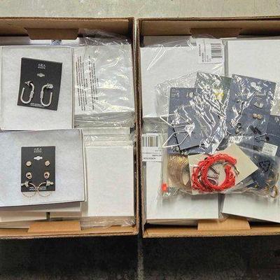#4308 • NEW!!! Over (50) Pairs of Earrings
