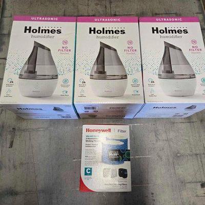 #4234 • NEW!!! (3) Ultrasonic Holmes Humidifier
