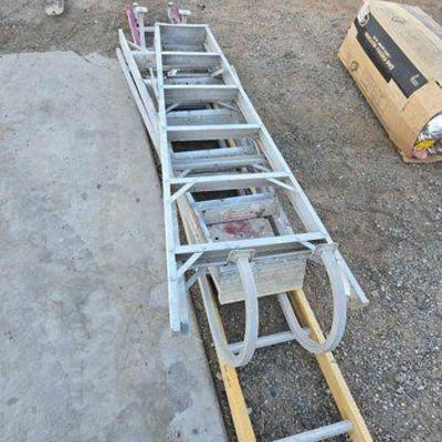 #80300 • (4) Ladders
