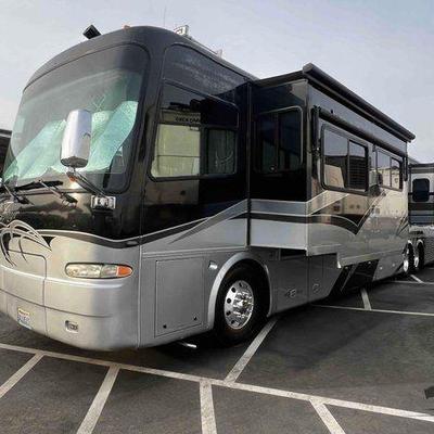 #100 • 2007 Tiffin Zephyr Motorhome
