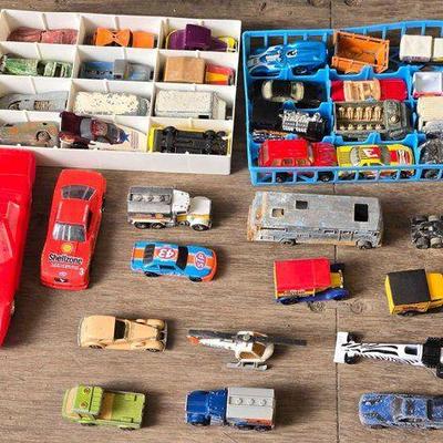 #4060 • Over (40) Die-Cast Cars & Toy Cars
