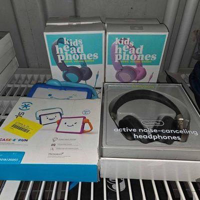 #7248 • NEW!!! Headphones and iPad Case
