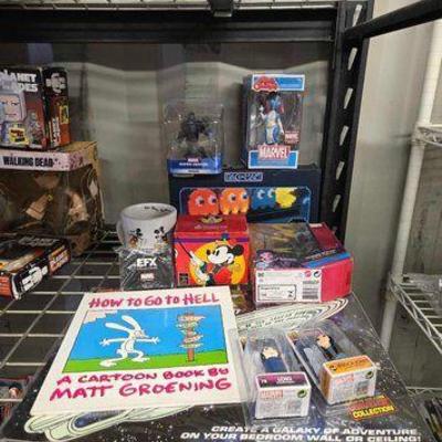 #4162 • NEW!!! Figurines, Books, Coffe Mugs & Pac Man Ghost Lights
