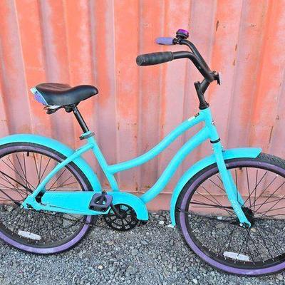#20 • Huffy Teal Bike
