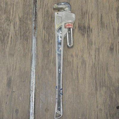 #8594 • 24" Husky Pipe Wrench
