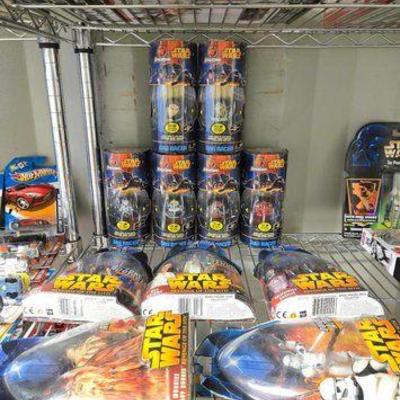 #4082 • NEW!!! Star Wars Dag Racers & Figures
