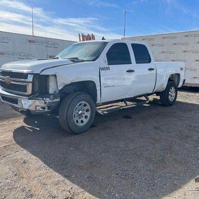 #300 • 2014 Chevrolet Silverado 2500 HD Diesel
