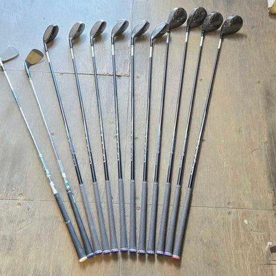 #4006 • NEW!!! (12) Golf Clubs
