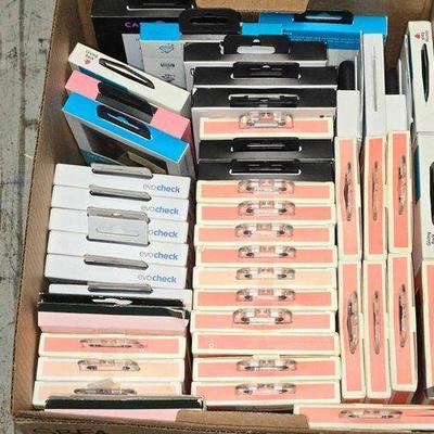 #7210 • NEW!!! (47) Phone Cases
