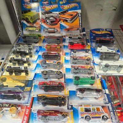 #4066 • NEW!!! (31) Hot Wheels Die-Cast Cars
