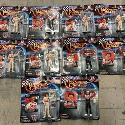 #4526 • (10) Winners Circle Starting Line Up Figurines
