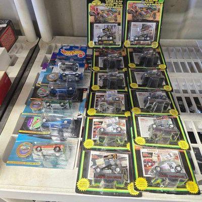 #7124 • NEW!!! (18) Die Cast Cars
