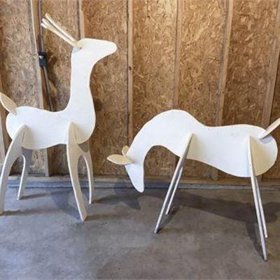Large Reindeer Outdoor Holiday Displays .jpg