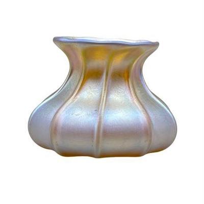 Quezal Signed Iridescent Ribbed Vessel