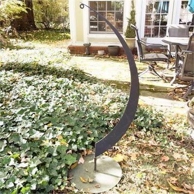Abstract Garden Sculpture Cantilever Metal Plant Hanger, Round Base