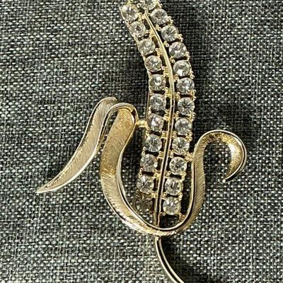 Sarah Coventry Brooch