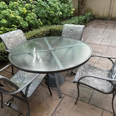 Outdoor table and chairs