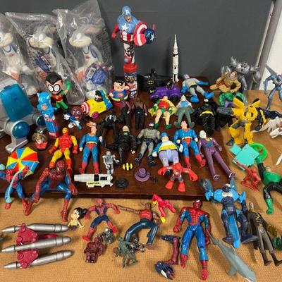Figurines, Superheroes, etc