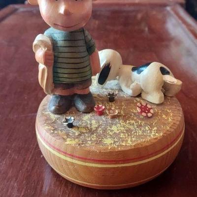 Linus and snoppy