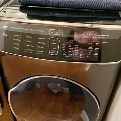 A great pair of Samsung Washer and Dryer appliances.  They look great! 