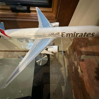 Model airplane
