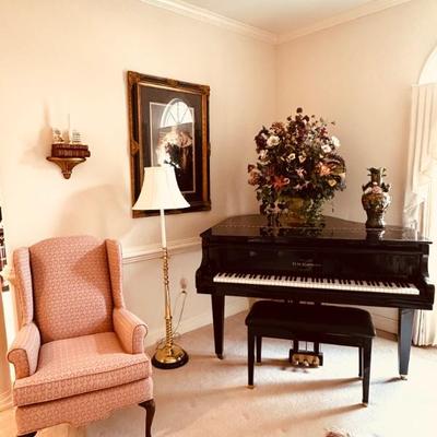 Baldwin Petit Baby Grand c142 piano