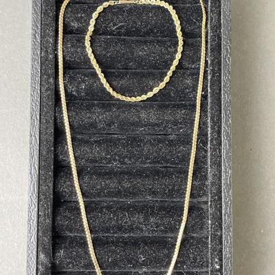 Lot 32 | 14K Gold Chains Necklace & Bracelet
