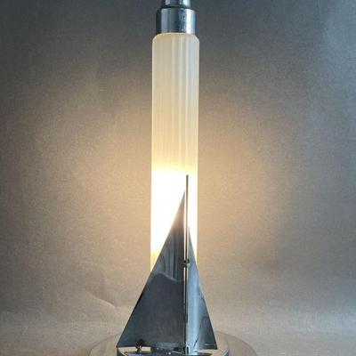 Lot 152 | 1930s Art Deco Chrome & Frosted Glass Lamp
