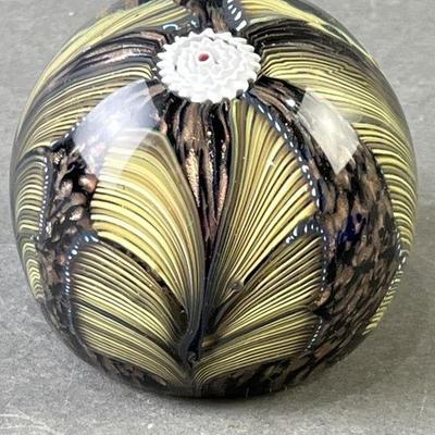 Lot 123 | Murano Fratelli Toso Paperweight
