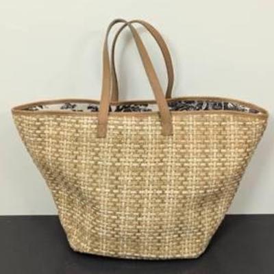 Clever Carriage Company Woven Tote Bag.

Appears to be in overall very good condition.

Measures 20” wide and 13” high.