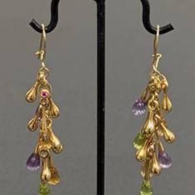 Stunning 18k Gold and Semi Precious Stone Drop Earrings.

A beautiful and glittery pair of earrings! Each measures 2" long
