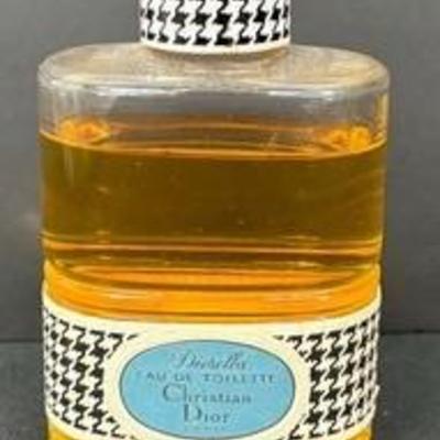Vintage Christian Dior Diorella Eau De Toilette Perfume

Rare, vintage fragrance, circa 1972~  

This is a 7.4 ounce bottle and it has...