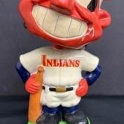 Vintage Indians Cleveland Baseball Bobblehead Nodder - Early 1960ʻs

Head not glued on

Cracked and chipped along side of mouth

7"...